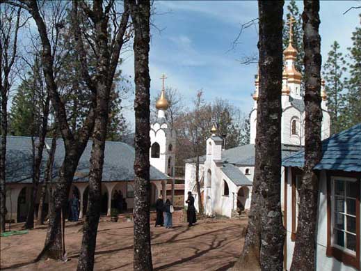 Монастырь св. Германа Аляскинского в г. Платина Монастырь св. Германа Аляскинского в г. Платина