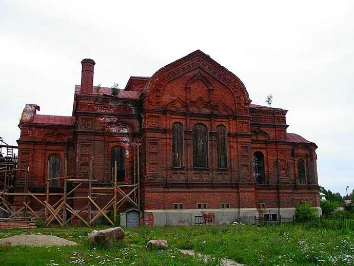 В 1913 построен, в 1919 обезглавлен... В 1913 построен, в 1919 обезглавлен...