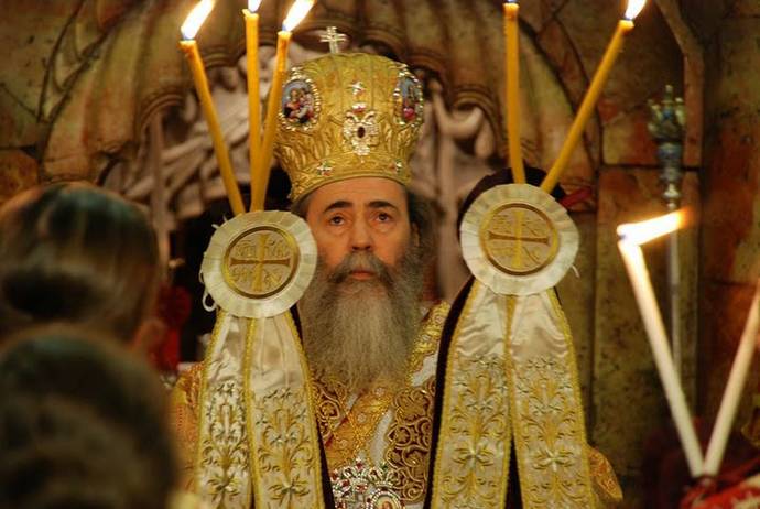 Патриарх Иерусалимский Феофил совершает Литургию на греческом и арабском языках Патриарх Иерусалимский Феофил совершает Литургию на греческом и арабском языках
