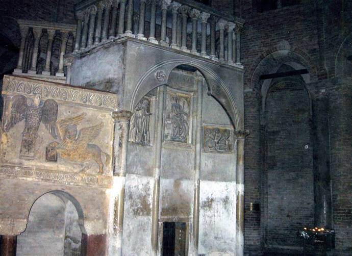 Кувуклия в храме архидиакона Стефана